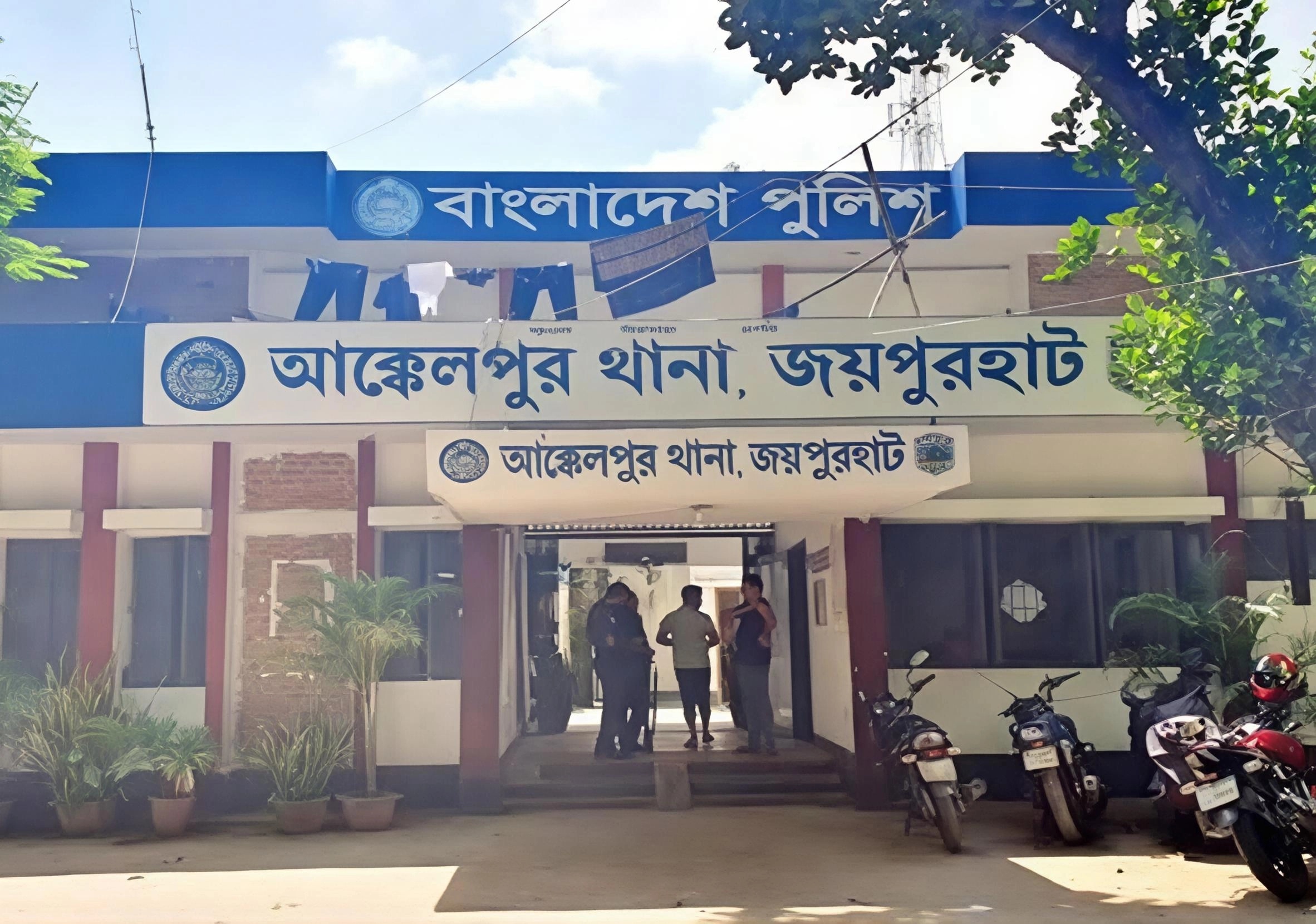 জয়পুরহাটে শিক্ষার্থীকে যৌন নির্যাতন, গ্রেফতার - ১