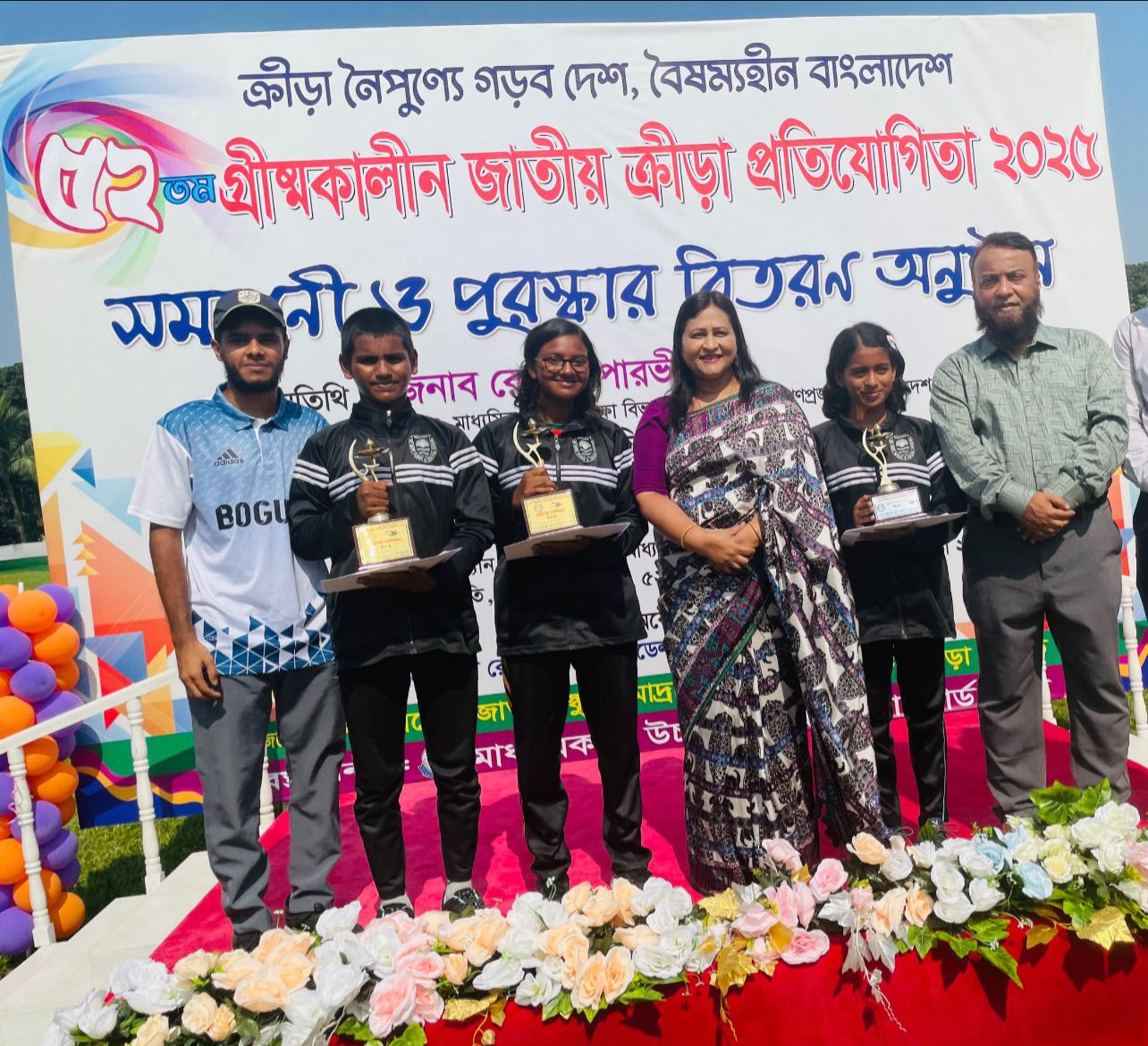 বগুড়ার বীট মডেল স্কুল অ্যান্ড কলেজের শিক্ষার্থীদের সাঁতারে দেশসেরা সাফল্য