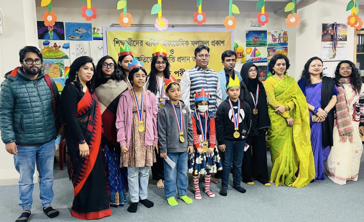 সেরোভ একাডেমি অফ ফাইন আর্টসে কৃতী শিক্ষার্থীদের স্বীকৃতি পদক প্রদান
