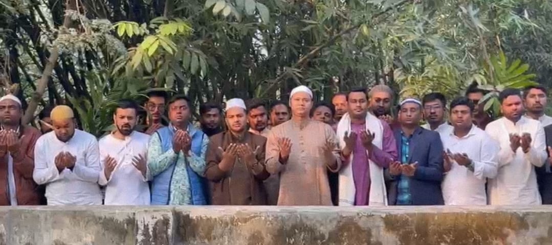 জুলাই শহিদের কবর জিয়ারতের বগুড়া জেলা ছাত্রদলের নির্বাচনী প্রচারণা শুরু