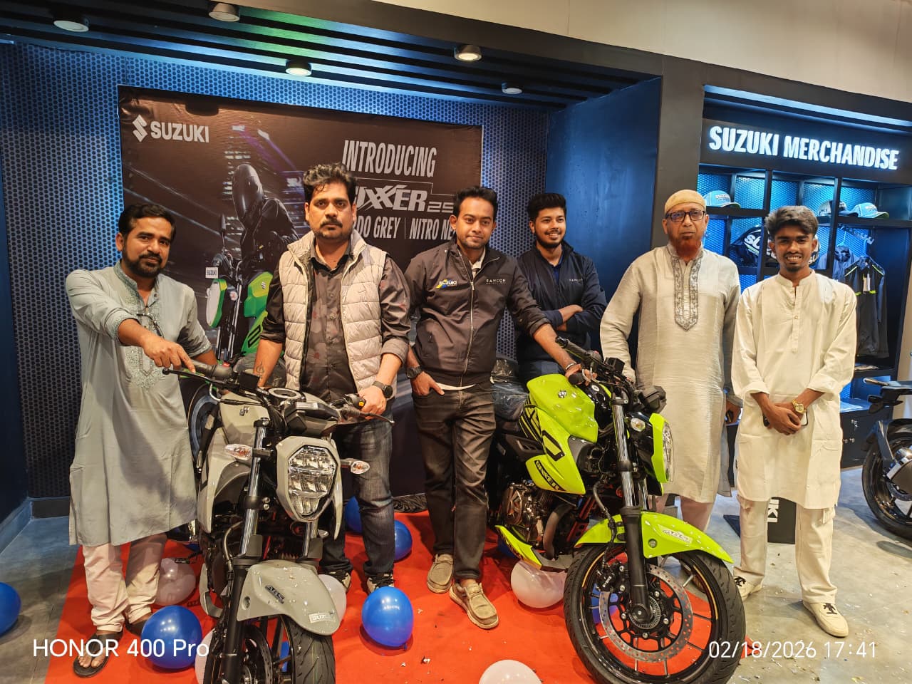 বগুড়ায় ২৫০ সিসি নতুন সুজুকি জিক্সার দুই রংয়ের বাইক উন্মোচন করলেন বাইক কর্ণার
