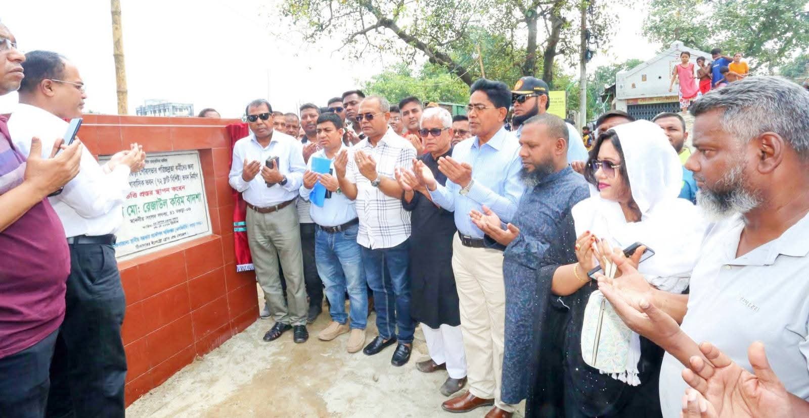 বগুড়ায় পরিচ্ছন্নতা কর্মীদের আবাসন প্রকল্পের ভিত্তিপ্রস্তর স্থাপন