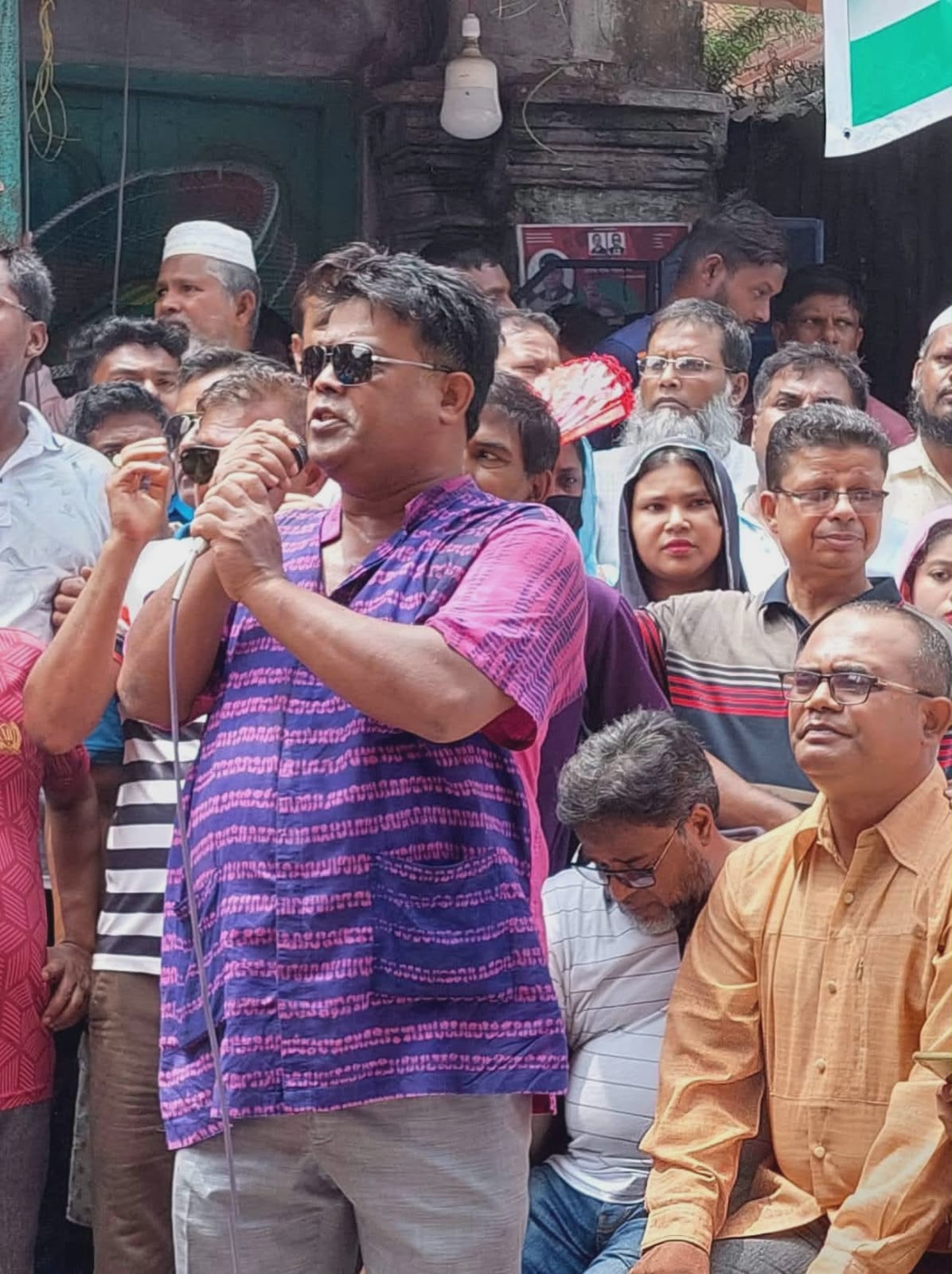 ঐতিহ্যের উত্তরসূরি থেকে জনতার আস্থার প্রতীক—নবসৃষ্ট সিটির মেয়র হিসেবে খায়রুল বাশারকে দেখতে চায় নগরবাসি।"
