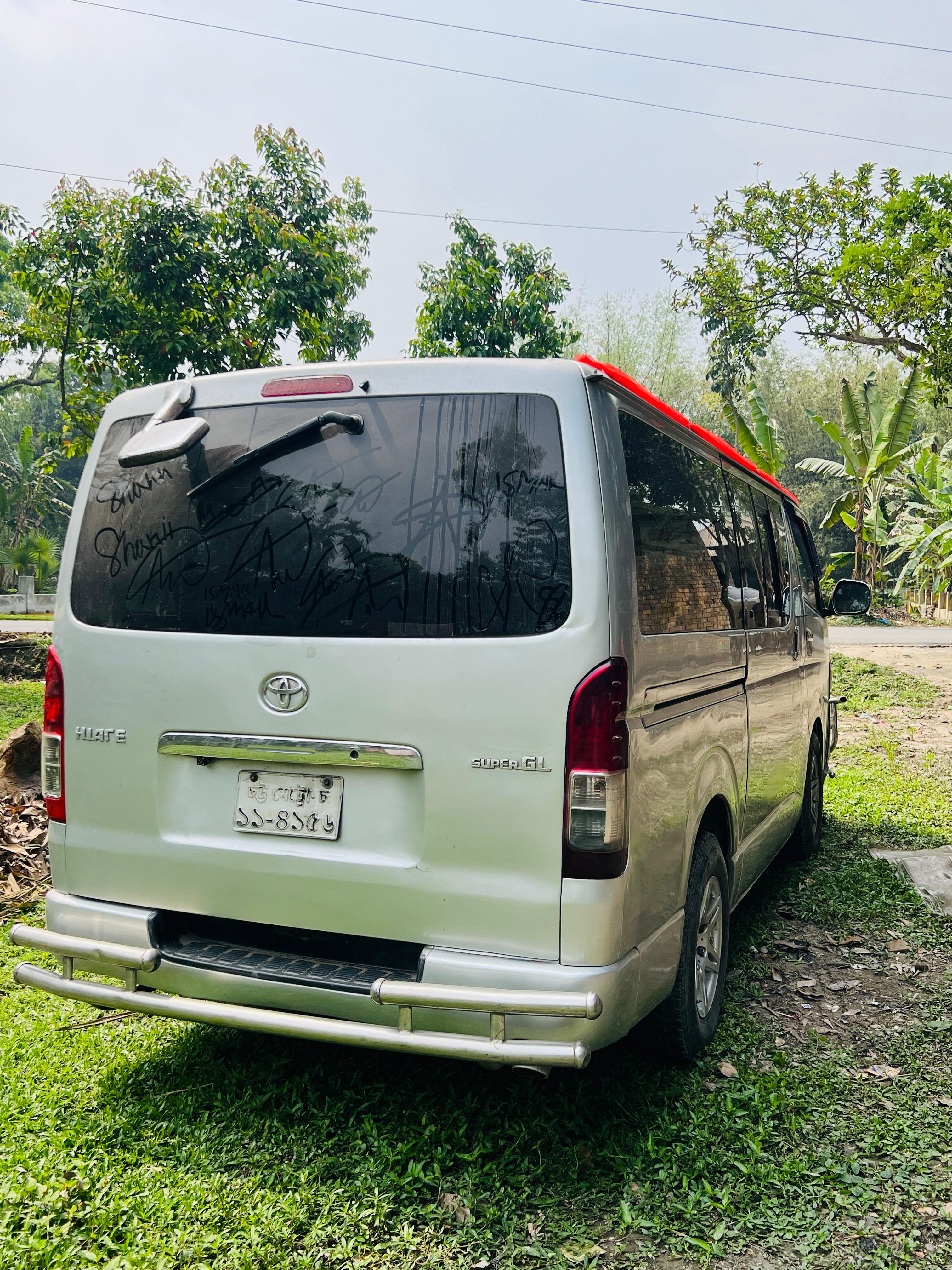 সোনাতলায় মাইক্রোবাস চুরির ঘটনায় মামলা, দ্রুত আইনি সহায়তা চান ভুক্তভোগী