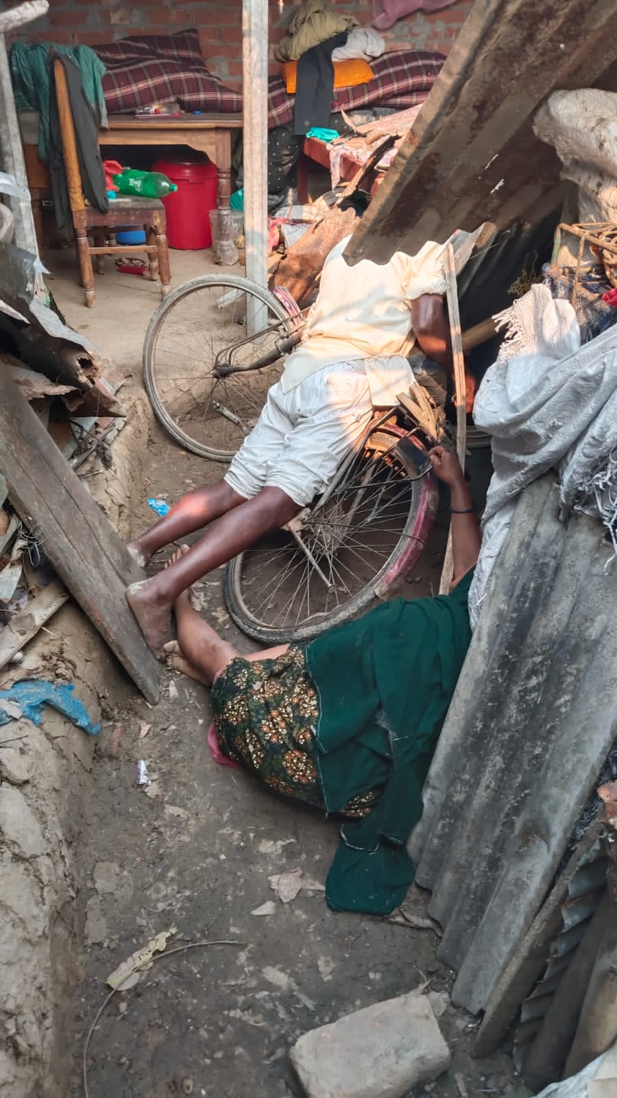 কাহালুতে বিদ্যুৎস্পৃষ্ট হয়ে দম্পতির মর্মান্তিক মৃত্যু
