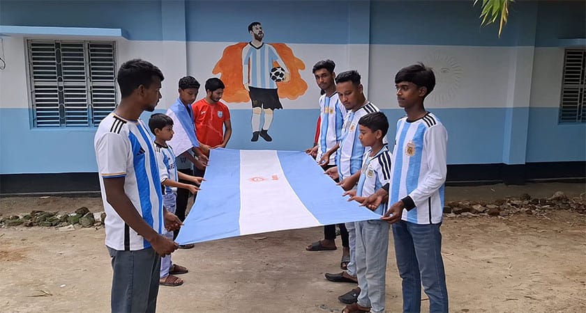 আর্জেন্টিনাকে ভালোবেসে বাড়ি রাঙালেন মেসি ভক্ত মেহেদী