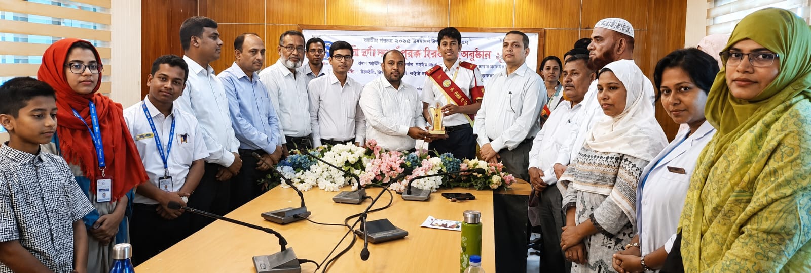 শাজাহানপুরে দুর্নীতি প্রতিরোধ বিষয়ক বিতর্ক প্রতিযোগিতার ফাইনাল অনুষ্ঠিত।