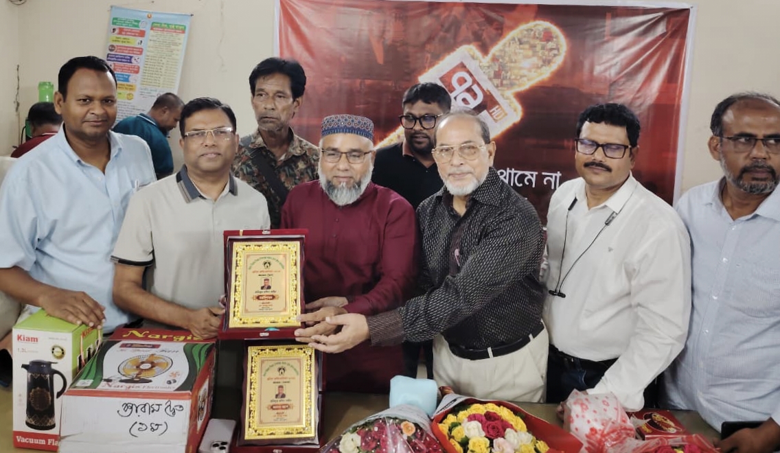 বগুড়া প্রেসক্লাবের ক্রীড়া প্রতিযোগিতায় ক্যারাম একক রানার্সআপ ও দ্বৈত খেলায় চ্যাম্পিয়ন মমিনুর রশীদ শাইন