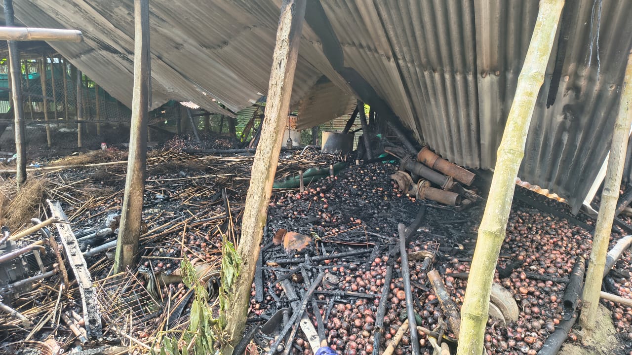 পাবনার সাঁথিয়া দোকান এবং বাড়িতে পরপর তিনবার আগুন নিরাপত্তাহীনতায় পুরো পরিবার।