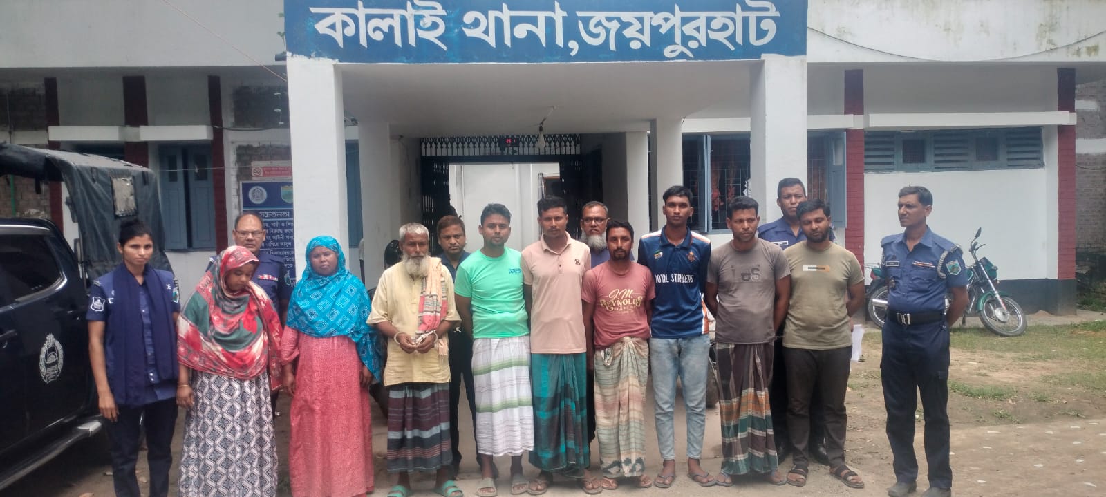 জয়পুরহাটে পুলিশের অভিযানে নয় আসামী গ্রেপ্তার
