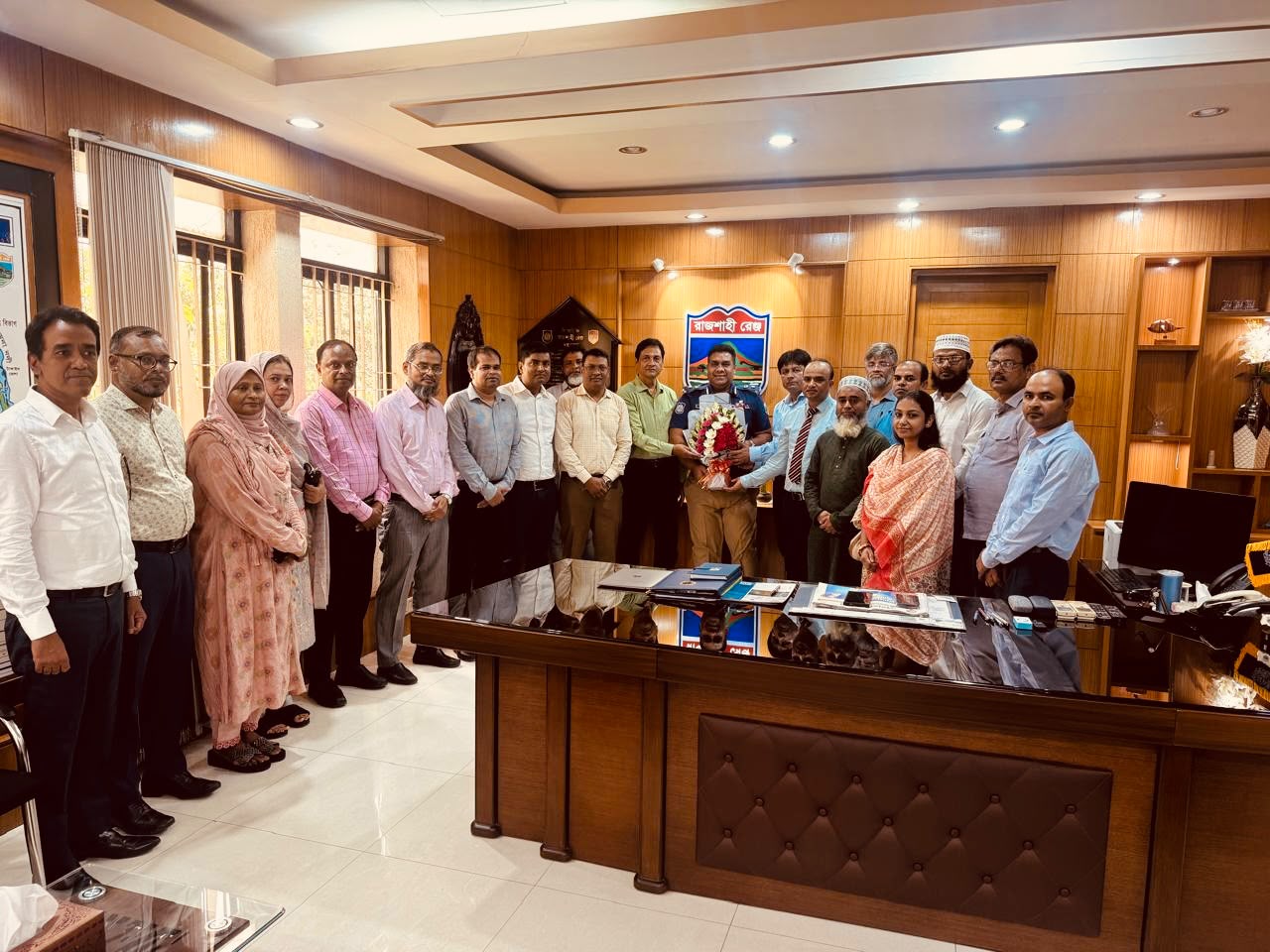 রাকাব অফিসার্স এসোসিয়েশনের নবনির্বাচিত  কমিটির রাজশাহীর ডিআইজি, বিবি ইডির সাথে সাক্ষাৎকার
