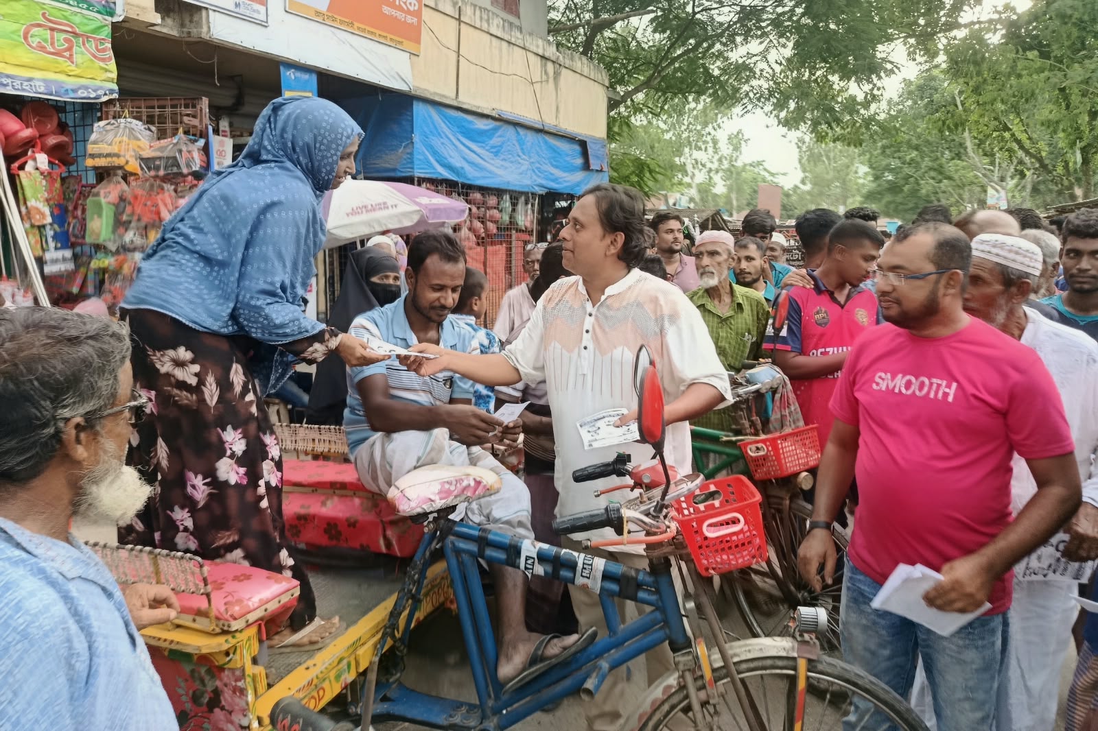 কালাইয়ে তরুণ সাবেক  ছাত্রনেতা আতিক (ইউপি) চেয়ারম্যান পদপ্রার্থী গণসংযোগ ও লিফলেট বিতরণ