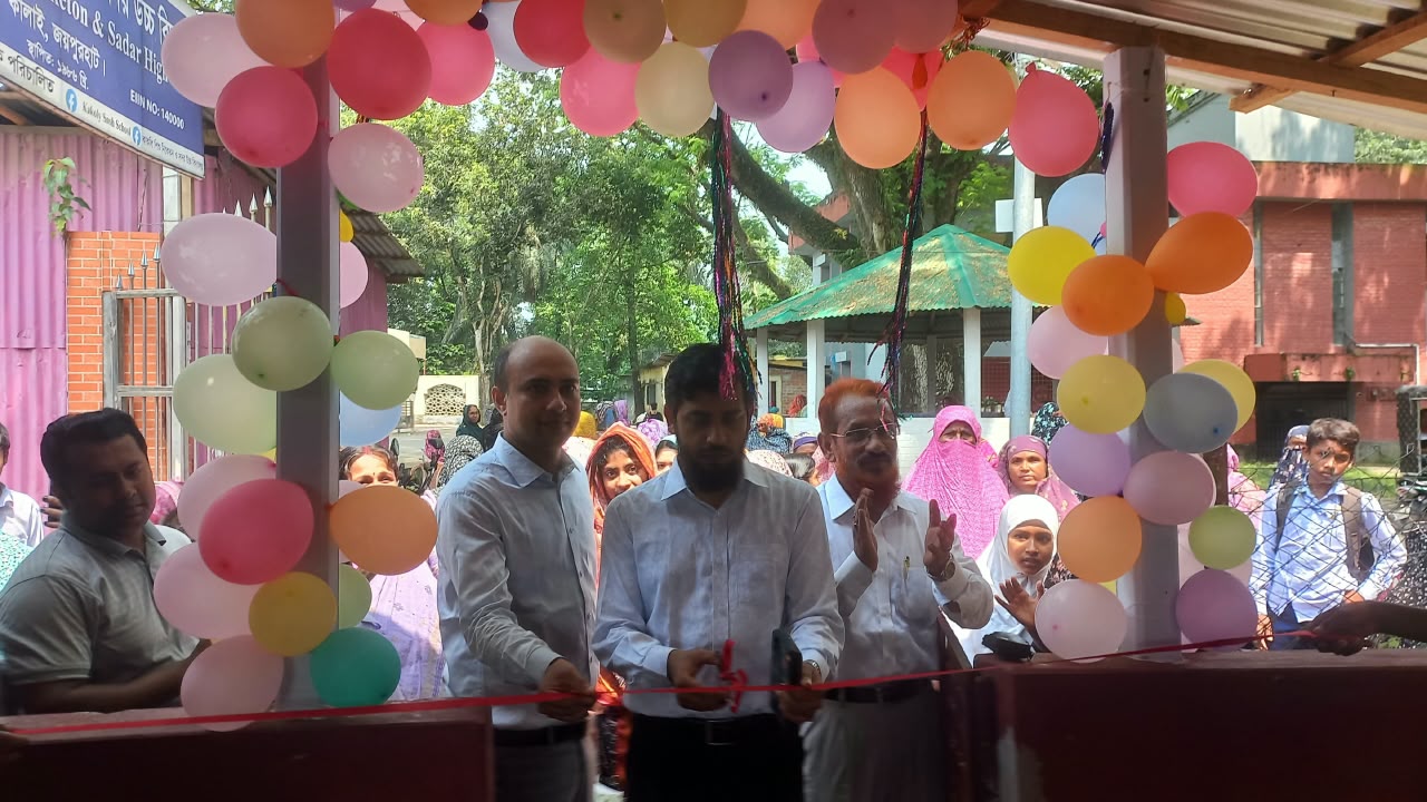 দোকান আছে বিক্রেতা নেই, শিক্ষার্থীদের জন্য অভিনব ‘সততা স্টোর