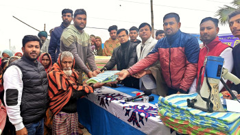 একতা মানব উন্নয়ন সংস্থার উদ্যোগে শীতার্তদের মাঝে কম্বল বিতরণ