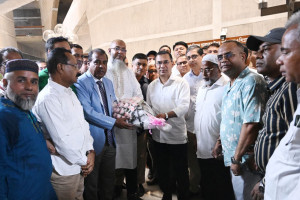 প্রধানমন্ত্রী তারেক রহমানকে বগুড়া সদরের নবনির্বাচিত সংসদ সদস্য রেজাউল করিম বাদশার ফুলেল শুভেচ্ছা