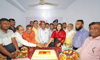বস্তুনিষ্ঠ সাংবাদিকতার ১৫ বছরে চ্যানেল ২৪: বগুড়ায় উৎসবমুখর পরিবেশে শুভেচ্ছা বিনিময়