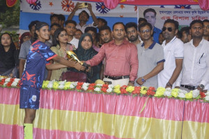 বগুড়া গাবতলীতে ব্যতিক্রমধর্মী মহিলা প্রীতি ফুটবল টুর্ণামেন্ট অনুষ্ঠিত