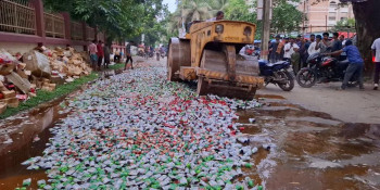 জয়পুরহাটে অর্ধকোটি টাকার উদ্ধারকৃত যৌন উত্তেজক সিরাপ ধ্বংস