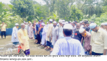 প্যারোলে মুক্তি, হাতকড়া পরে মায়ের জানাজায় অংশ নিলেন কুখ্যাত ডাকাত ছেলে আবুল হায়াত