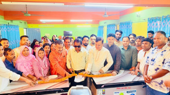 শিক্ষার্থীদের সুবিধার্থে বগুড়া সরকারি মুজিবুর রহমান মহিলা কলেজ হোস্টেলে ডিপ ফ্রিজ উপহার