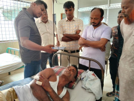 জয়পুরহাটে ইউপি সদস্যকে ছুরিকাঘাতের অভিযোগ
